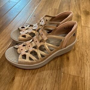 BZees gladiator sandals (9W)